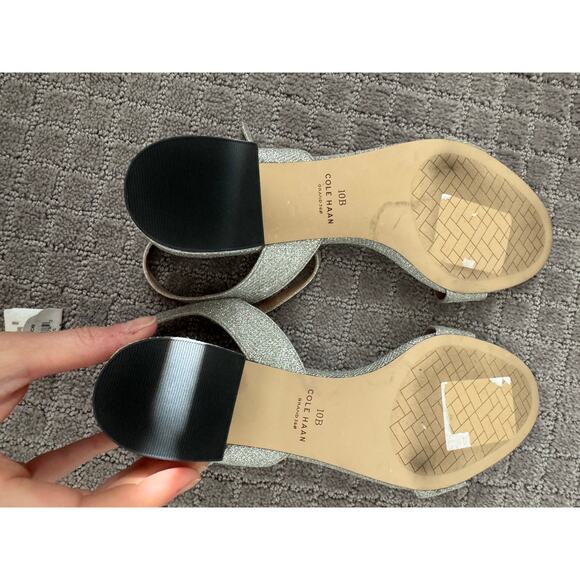 NWOB Women’s Cole Haan Josie Block Heel
Sandals in Silver SZ 10 - Picture 4 of 4